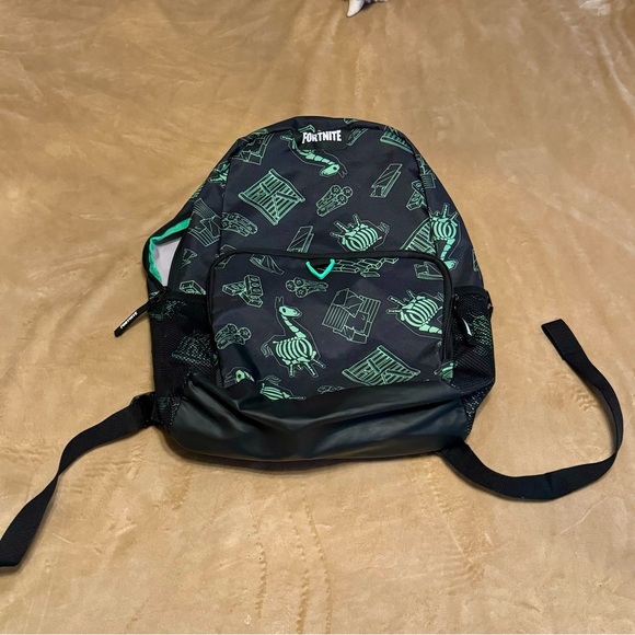 2021 Fortnite Amplify Backpack Loot Llama 18" Green and Black - Picture 9 of 9
